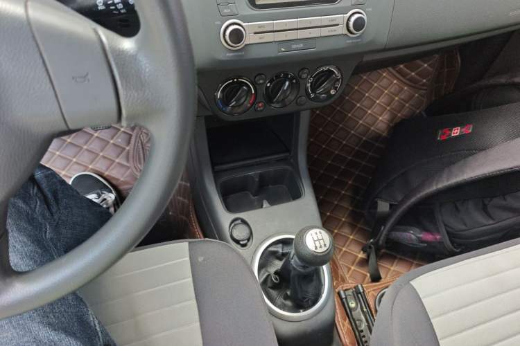 Used Suzuki Swift 2013 1.5L Manual Standard Edition Gear Lever