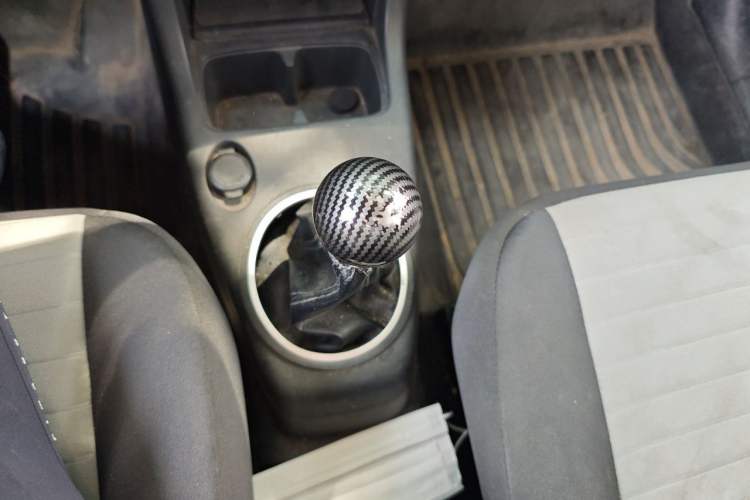 Used Suzuki Swift 2013 1.5L Manual Standard Edition Gear Lever