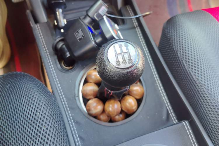 Used Suzuki Swift 2013 1.3L Manual Value Edition Gear Lever