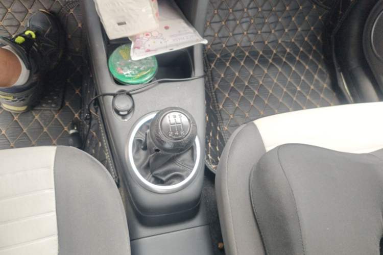 Used Suzuki Swift 2013 1.3L Manual Value Edition Gear Lever