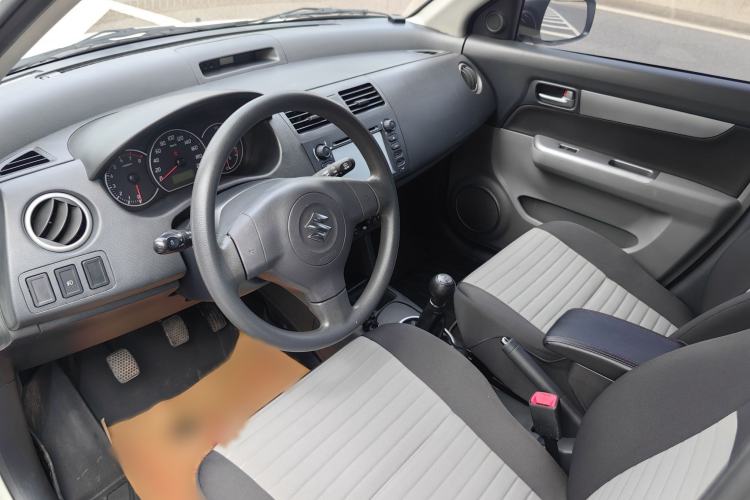 Used Suzuki Swift 2013 1.5L Manual Standard Edition Interior 2