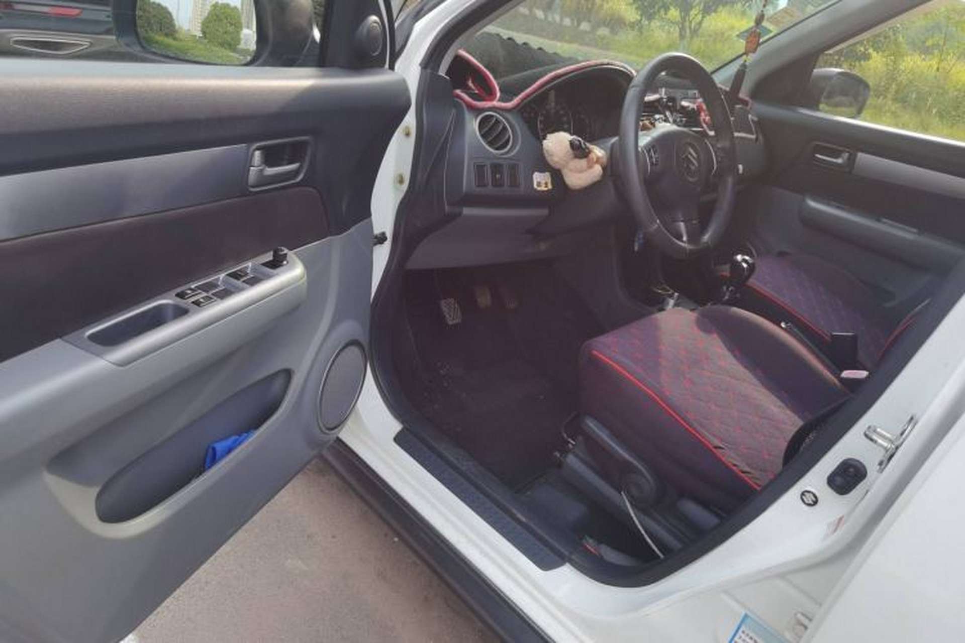 Used Suzuki Swift 2013 1.5L Manual Sport Edition Interior 3
