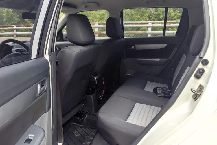 Used Suzuki Swift 2013 1.5L Manual Standard Edition Interior 3