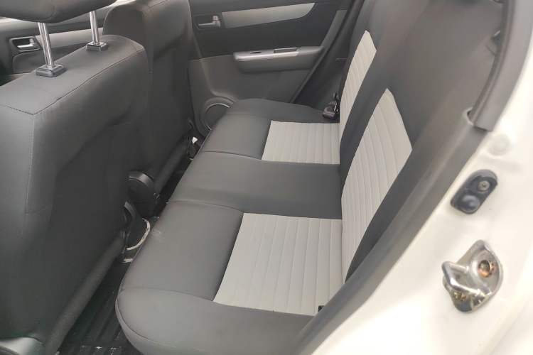 Used Suzuki Swift 2013 1.3L Manual Value Edition Interior 4