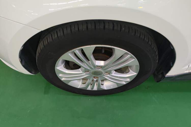 Used Suzuki Swift 2013 1.5L Automatic Standard Edition Left Front Wheel Hub