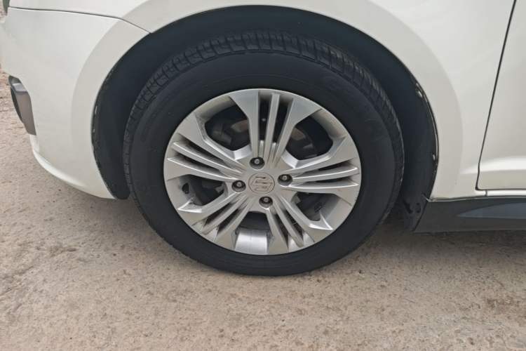 Used Suzuki Swift 2013 1.5L Automatic Standard Edition Left Front Wheel Hub