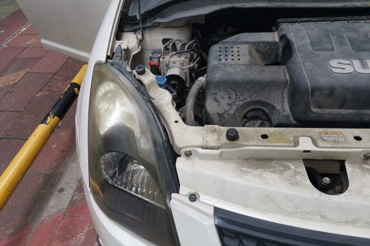 Used Suzuki Swift 2013 1.5L Automatic Standard Edition Right Front Headlight