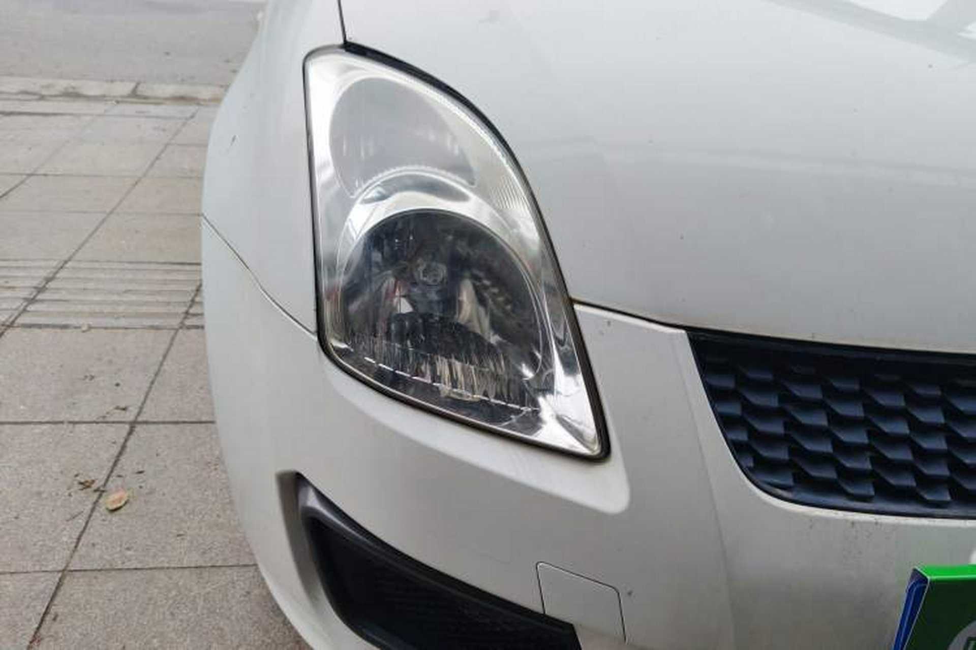 Used Suzuki Swift 2013 1.3L Manual Value Edition Right Front Headlight