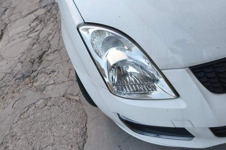 Used Suzuki Swift 2013 1.3L Manual Value Edition Right Front Headlight