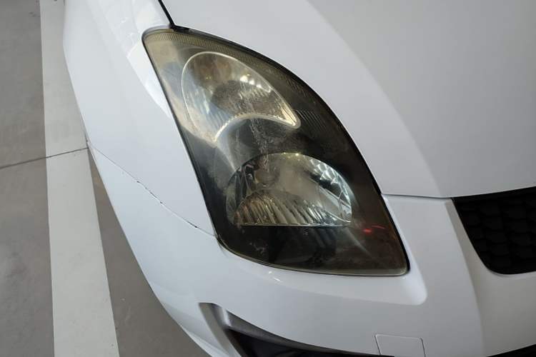 Used Suzuki Swift 2013 1.5L Automatic Standard Edition Right Front Headlight