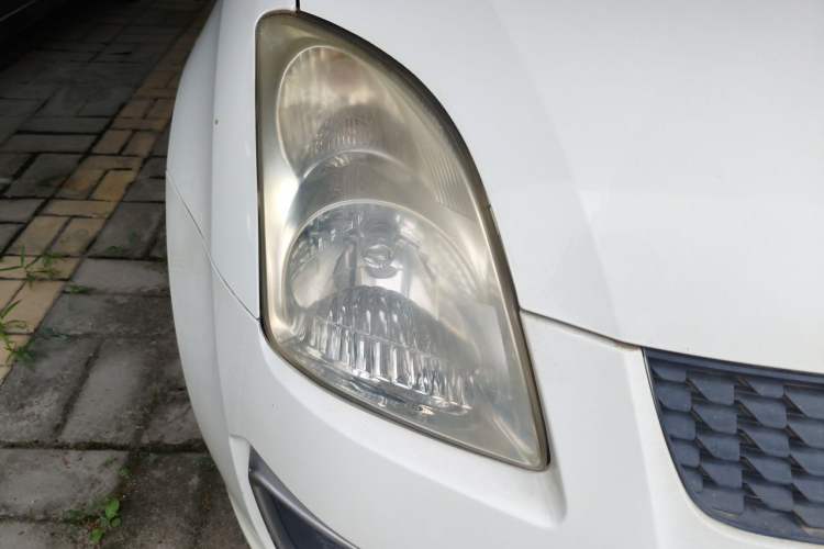Used Suzuki Swift 2013 1.3L Manual Value Edition Right Front Headlight