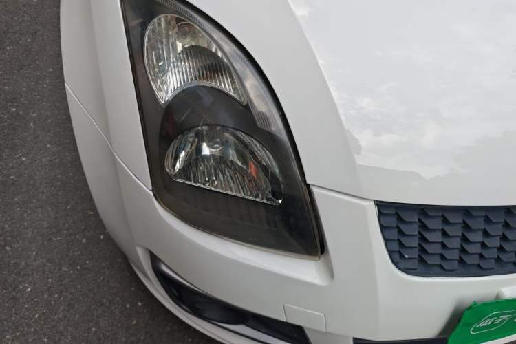 Used Suzuki Swift 2013 1.5L Manual Standard Edition Right Front Headlight