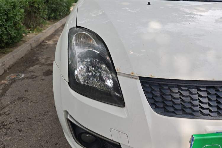 Used Suzuki Swift 2013 1.5L Manual Standard Edition Right Front Headlight