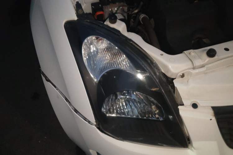Used Suzuki Swift 2013 1.5L Automatic 20th Anniversary Limited Edition Right Front Headlight