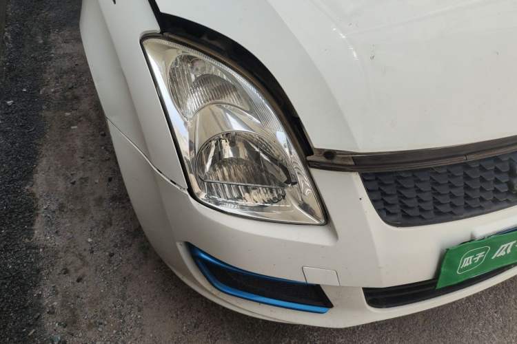 Used Suzuki Swift 2013 1.3L Manual Value Edition Right Front Headlight