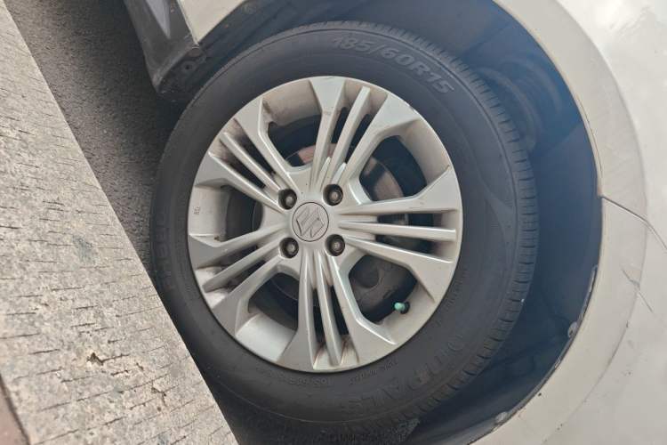 Used Suzuki Swift 2013 1.5L Automatic Standard Edition Right Front Wheel Hub