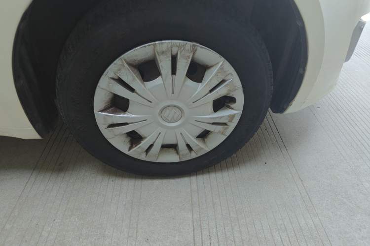 Used Suzuki Swift 2013 1.3L Manual Value Edition Right Front Wheel Hub
