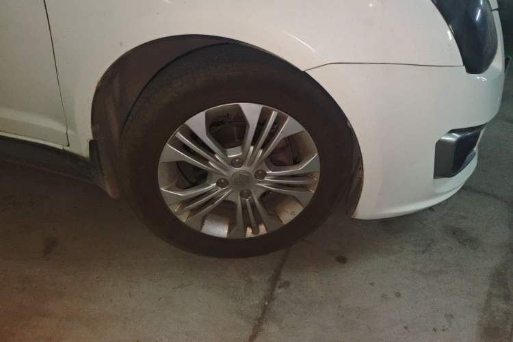 Used Suzuki Swift 2013 1.5L Manual Sport Edition Right Front Wheel Hub