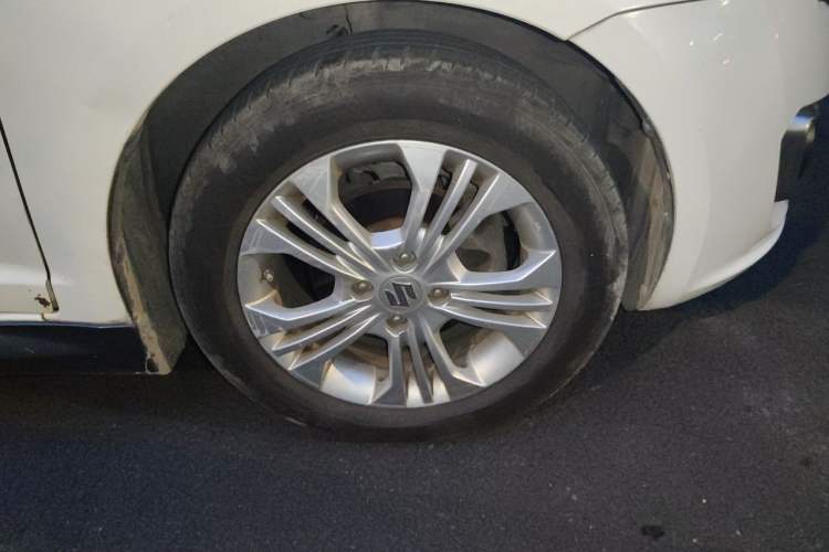 Used Suzuki Swift 2013 1.5L Manual 20th Anniversary Limited Edition Right Front Wheel Hub