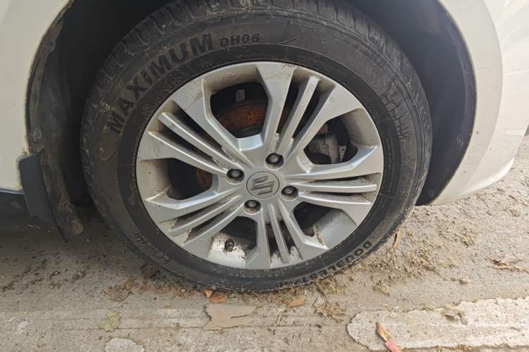 Used Suzuki Swift 2013 1.5L Automatic Standard Edition Right Front Wheel Hub