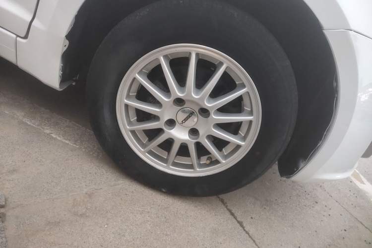 Used Suzuki Swift 2013 1.3L Manual Value Edition Right Front Wheel Hub