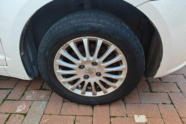 Used Suzuki Swift 2013 1.3L Manual Value Edition Right Front Wheel Hub
