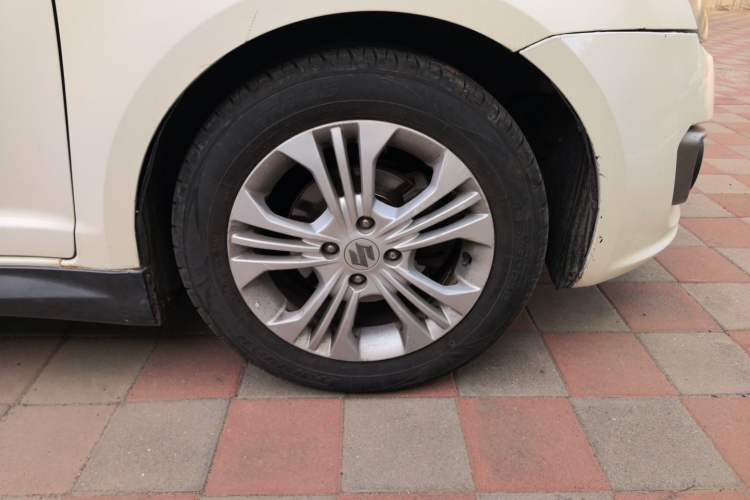 Used Suzuki Swift 2013 1.5L Automatic Standard Edition Right Front Wheel Hub