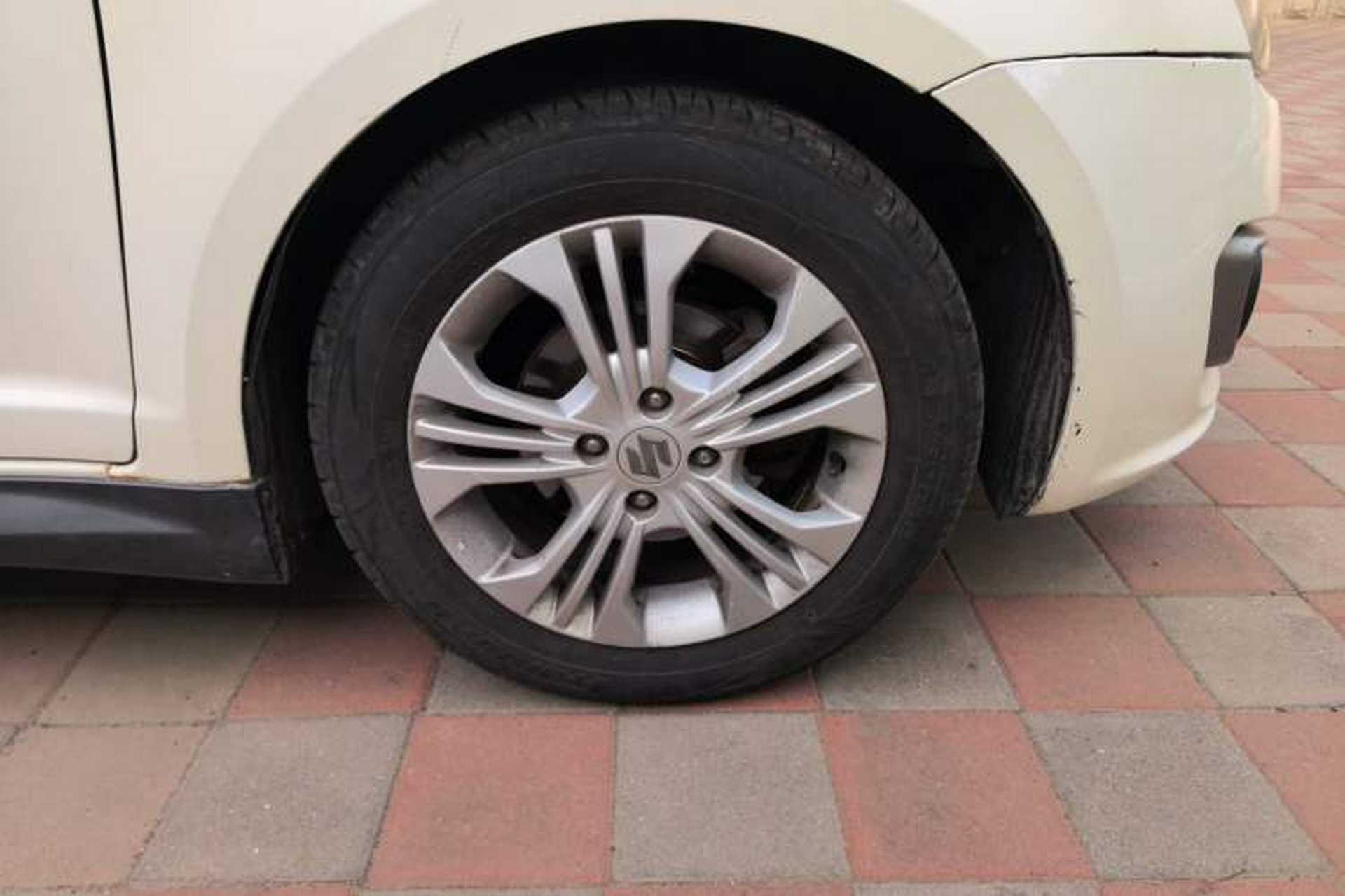 Used Suzuki Swift 2013 1.5L Automatic Standard Edition Right Front Wheel Hub