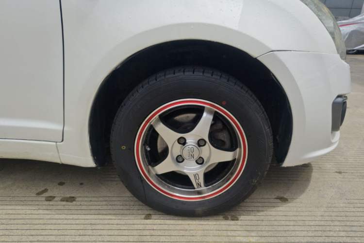 Used Suzuki Swift 2013 1.3L Manual Value Edition Right Front Wheel Hub
