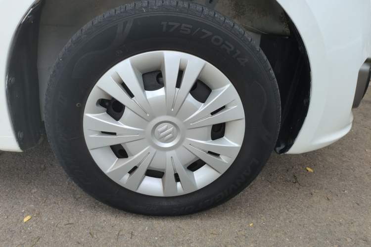 Used Suzuki Swift 2013 1.3L Manual Value Edition Right Front Wheel Hub