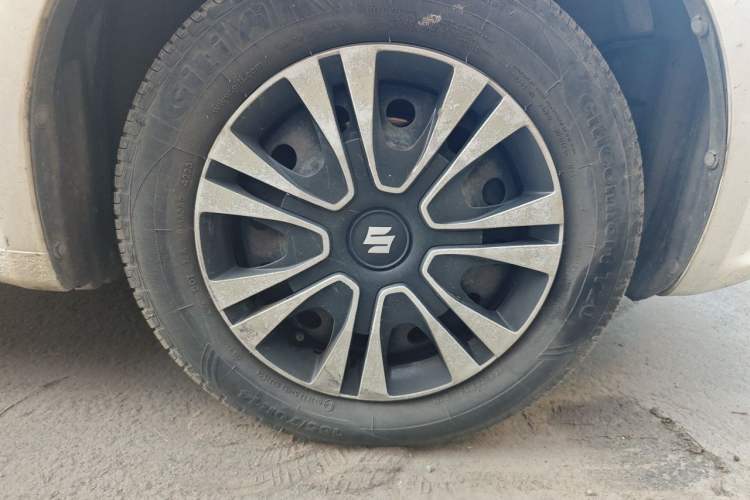 Used Suzuki Swift 2013 1.3L Manual Value Edition Right Front Wheel Hub