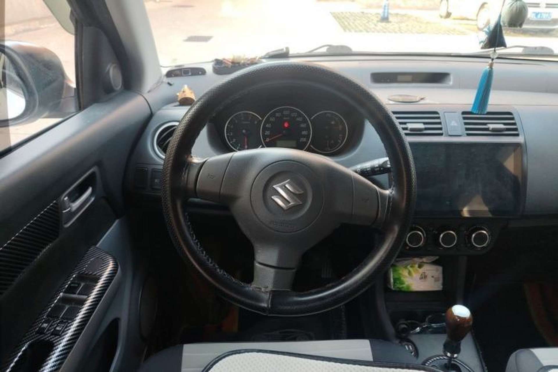 Used Suzuki Swift 2013 1.5L Automatic Standard Edition Steering Wheel