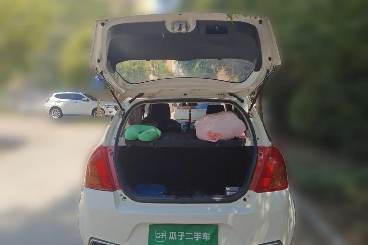 Used Suzuki Swift 2013 1.3L Manual Value Edition Trunk