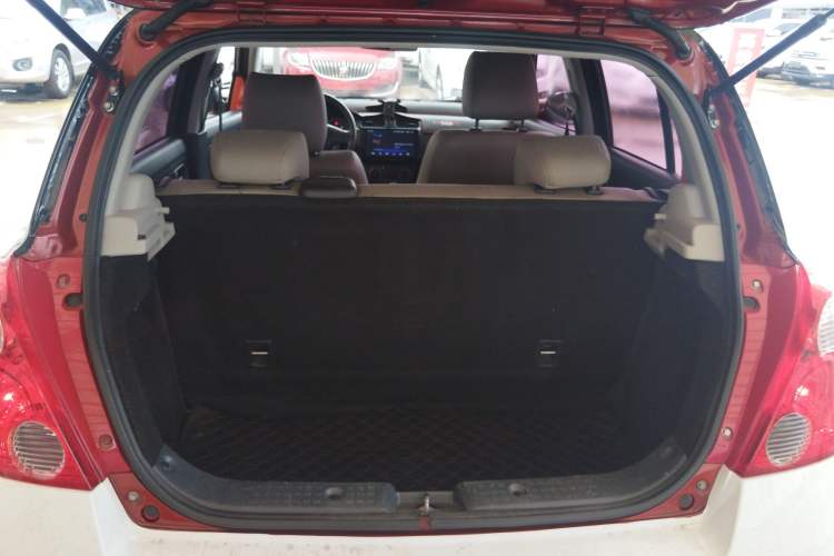Used Suzuki Swift 2013 1.5L Automatic Standard Edition Trunk