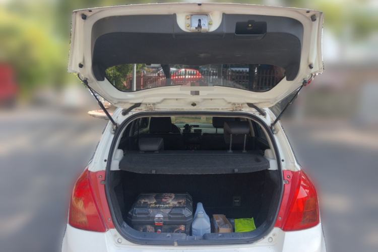 Used Suzuki Swift 2013 1.3L Manual Value Edition Trunk