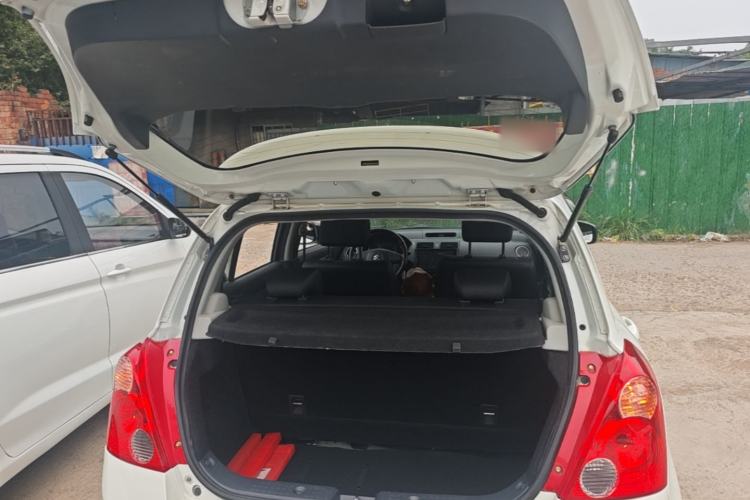 Used Suzuki Swift 2013 1.5L Automatic Standard Edition Trunk
