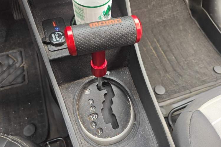 Used Suzuki Swift 2014 1.5L Automatic Fashion Edition Gear Lever