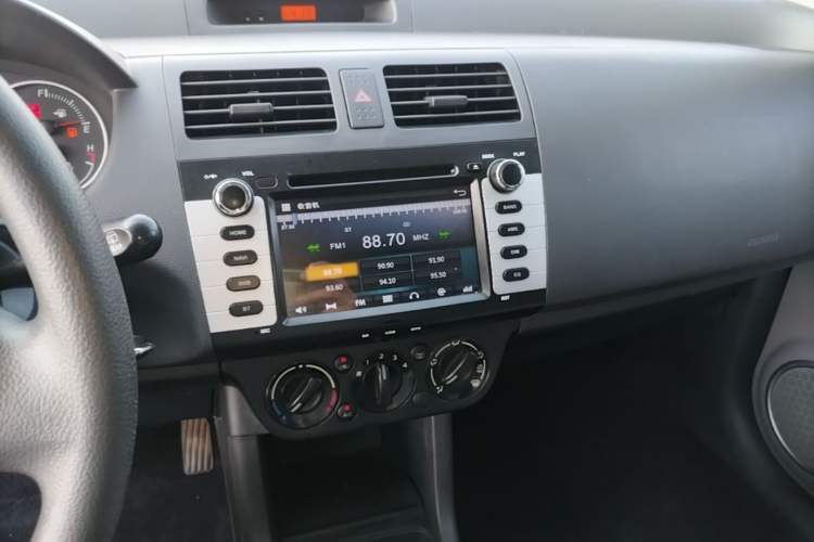 Used Suzuki Swift 2014 1.5L Automatic Fashion Edition Audio And AC Panel