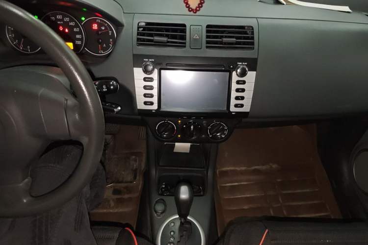 Used Suzuki Swift 2014 1.5L Automatic Fashion Edition Audio And AC Panel