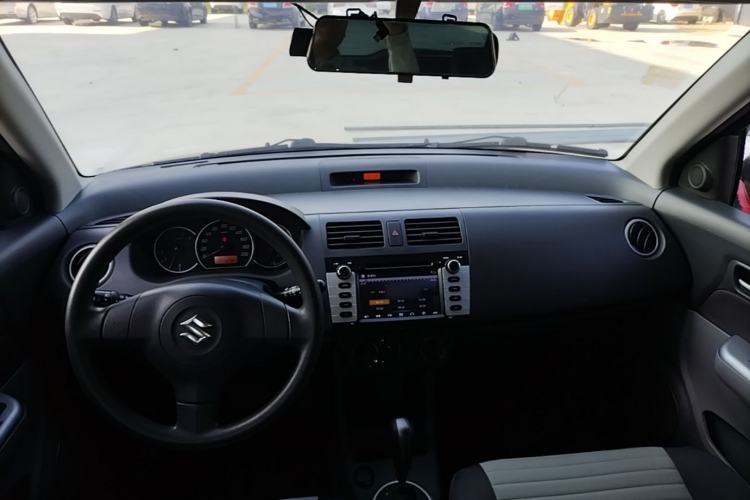 Used Suzuki Swift 2014 1.5L Automatic Fashion Edition Center Console