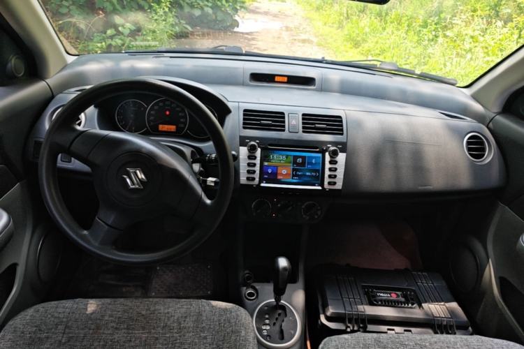 Used Suzuki Swift 2014 1.5L Automatic Fashion Edition Center Console