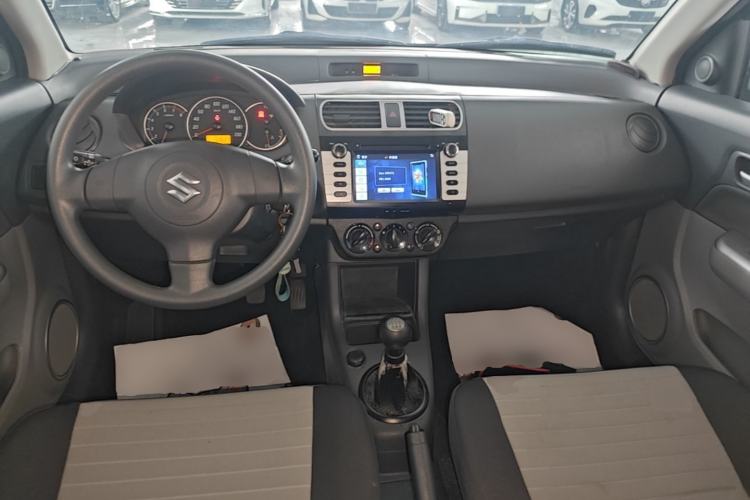 Used Suzuki Swift 2014 1.3L Manual Standard Edition Center Console