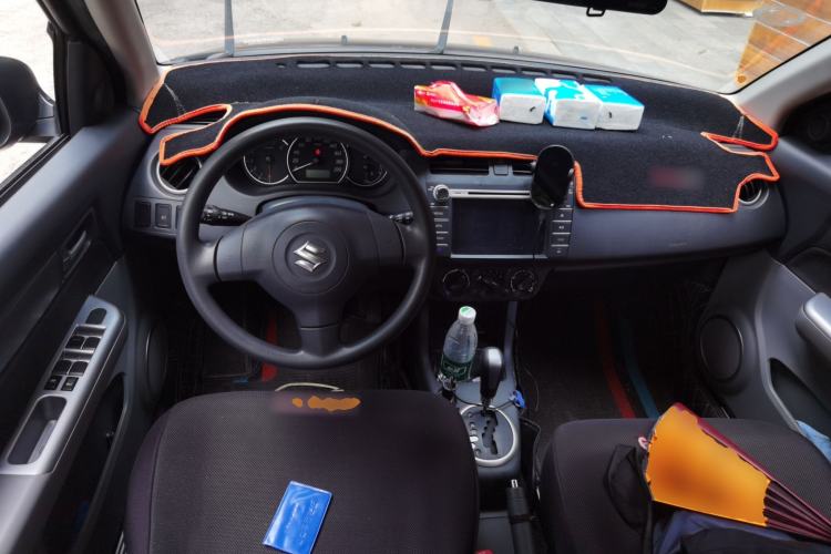 Used Suzuki Swift 2014 1.5L Automatic Fashion Edition Center Console
