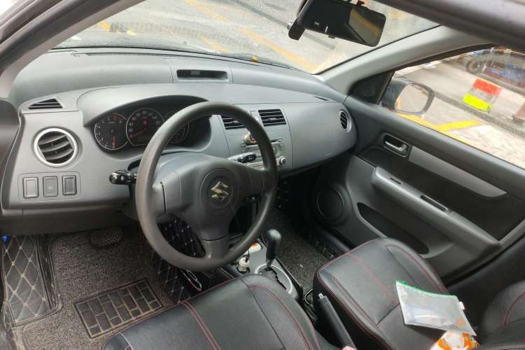 Used Suzuki Swift 2014 1.5L Automatic Fashion Edition Center Console