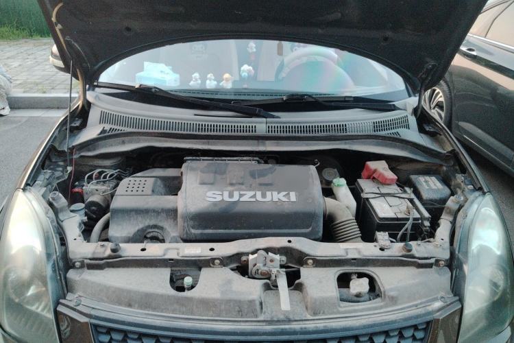 Used Suzuki Swift 2014 1.5L Automatic Fashion Edition Engine Bay