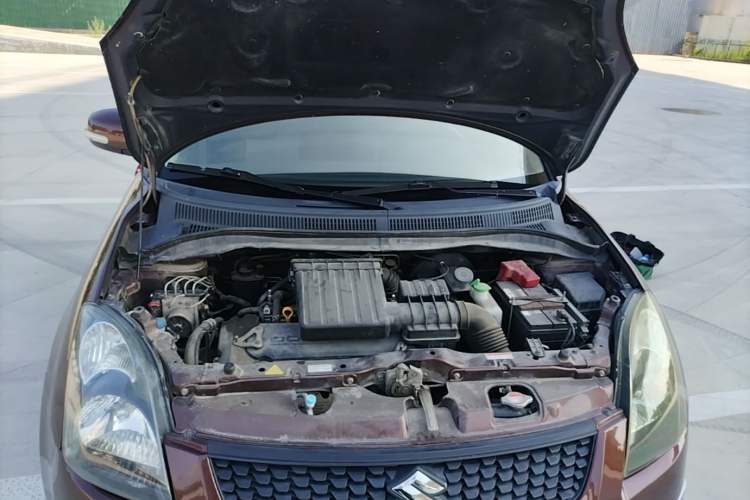 Used Suzuki Swift 2014 1.5L Automatic Fashion Edition Engine Bay