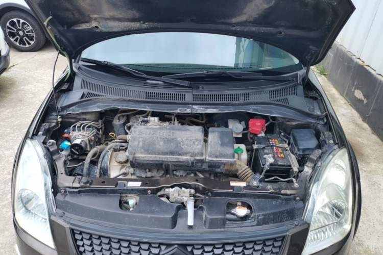 Used Suzuki Swift 2014 1.3L Manual Standard Edition Engine Bay