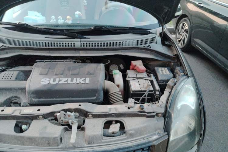 Used Suzuki Swift 2014 1.5L Automatic Fashion Edition Engine Bay Left