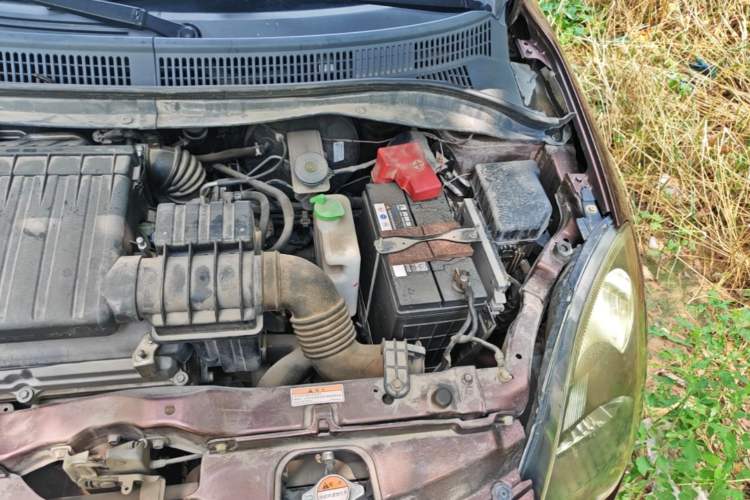 Used Suzuki Swift 2014 1.5L Automatic Fashion Edition Engine Bay Left