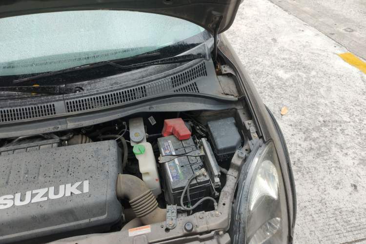 Used Suzuki Swift 2014 1.5L Automatic Fashion Edition Engine Bay Left